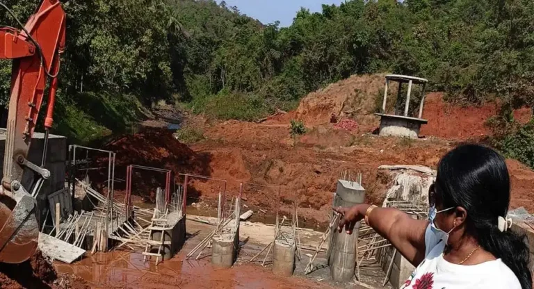 Protecting Khadsi river at Dodamarg